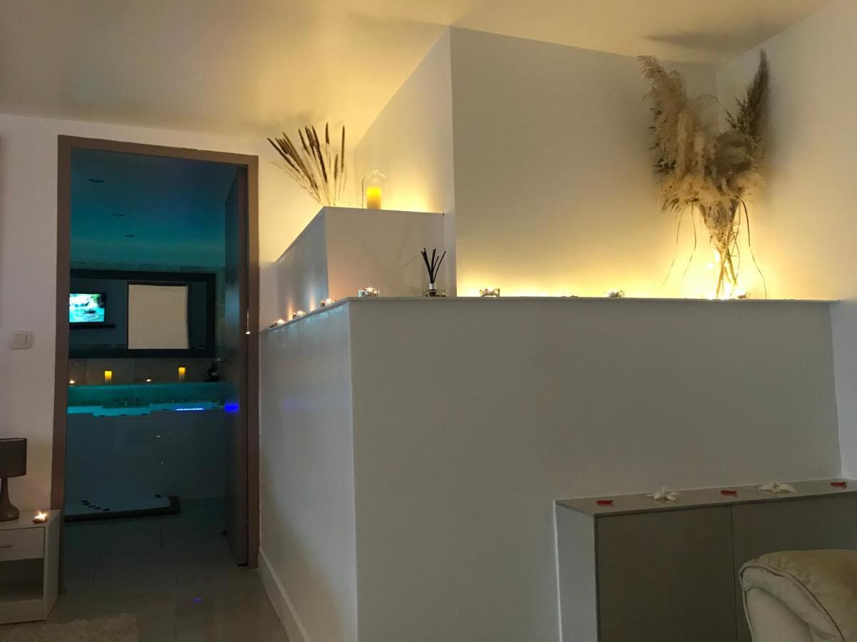 Villa Charlene Massoins Екстериор снимка