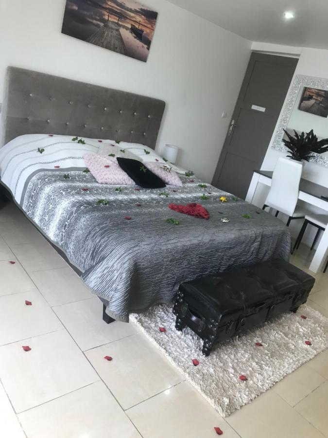 Villa Charlene Massoins Екстериор снимка